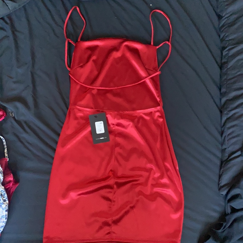 Cute fashion nova dress, never worn with tags still on - Picture 2 of 5